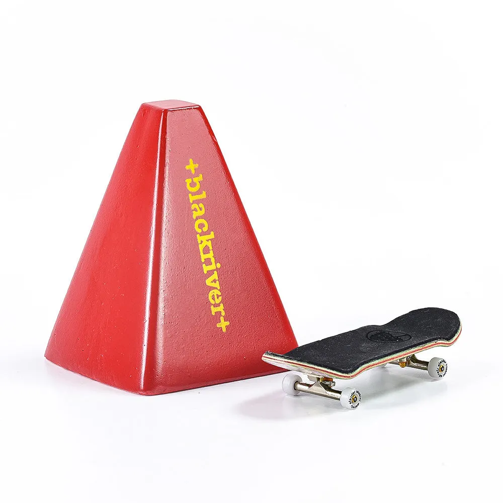 Blackriver Concrete Red Wallie Pylon