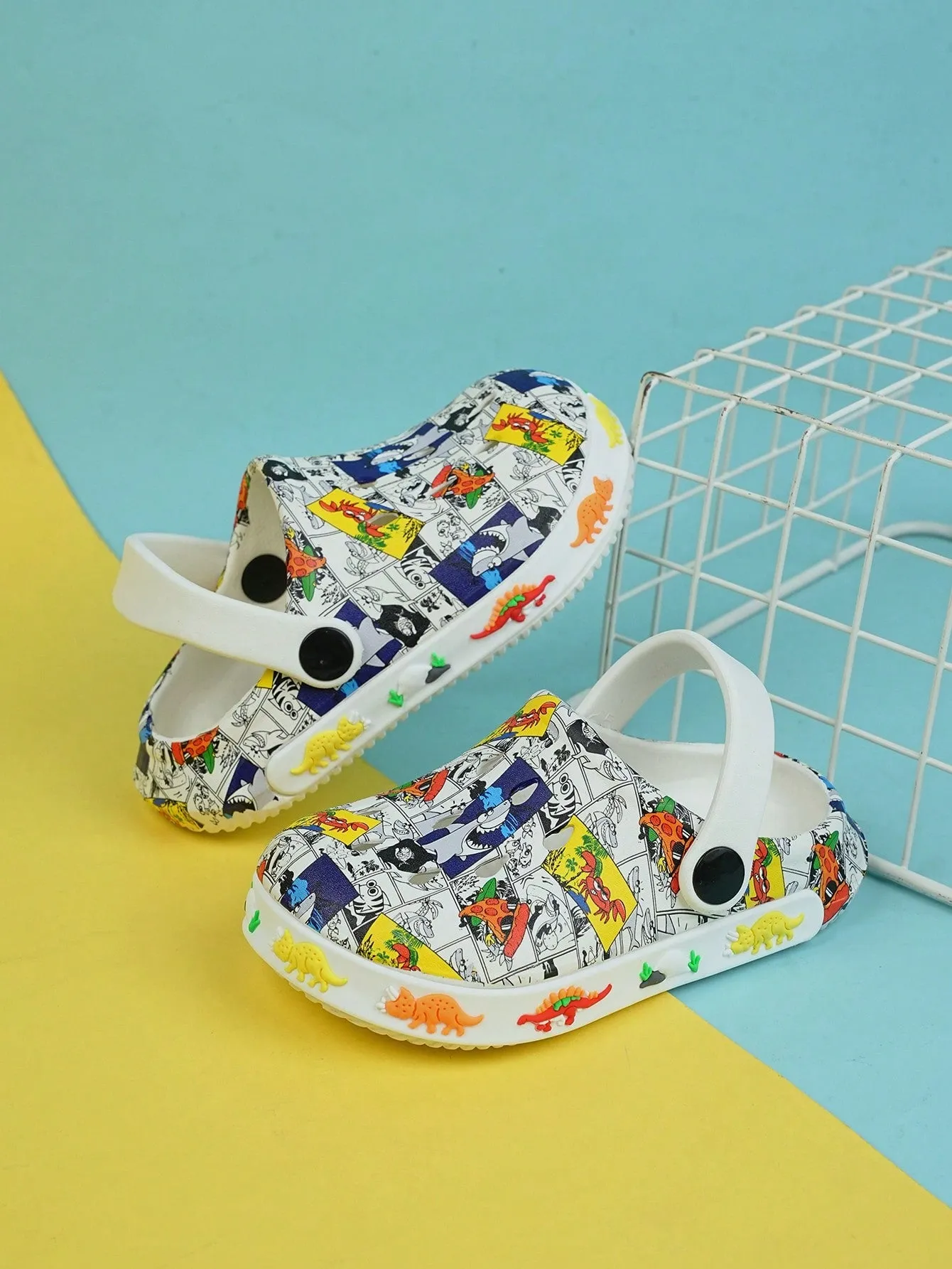 Boys Comic Pattern Hollow Out Vented Clogs For Summer