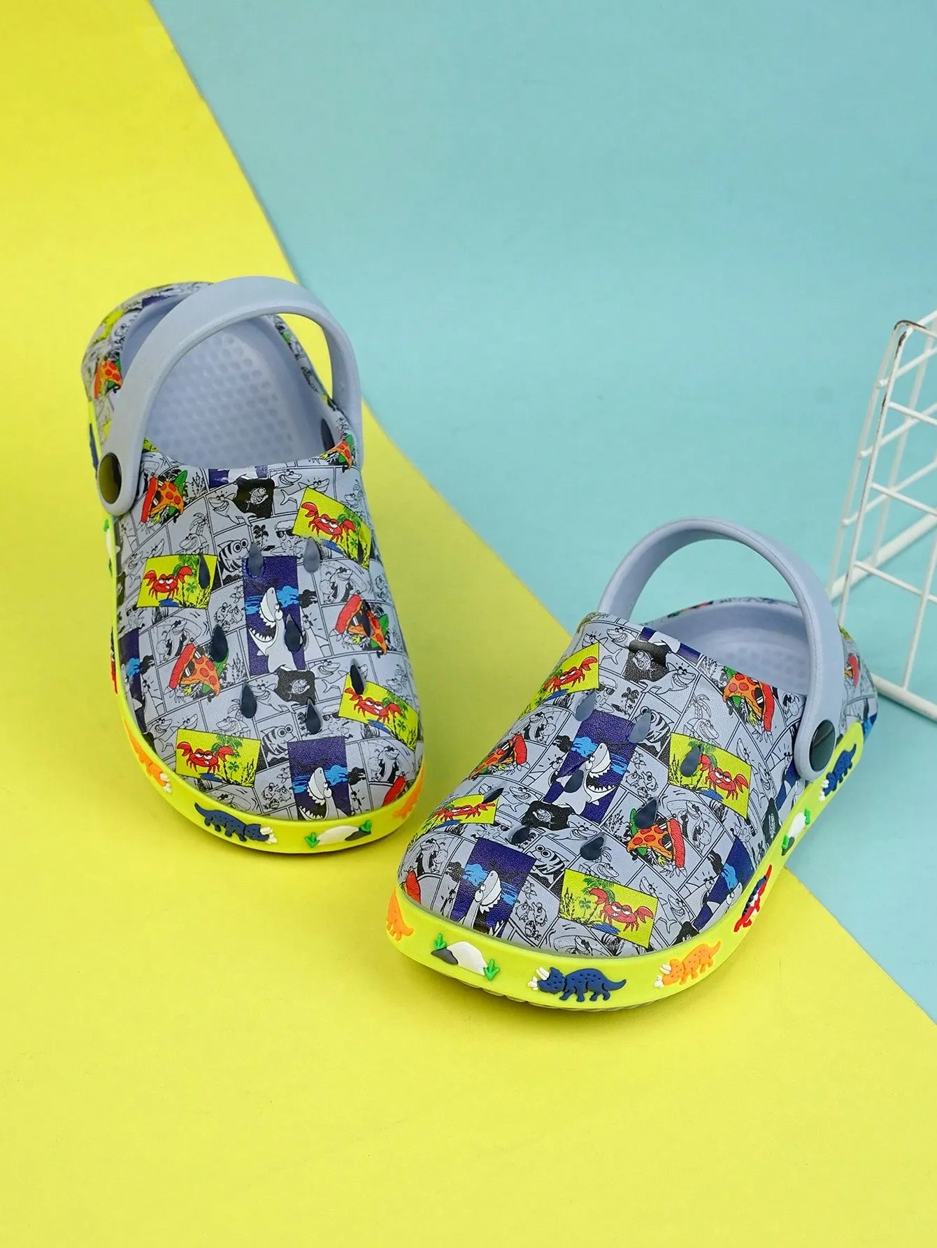 Boys Comic Pattern Hollow Out Vented Clogs For Summer