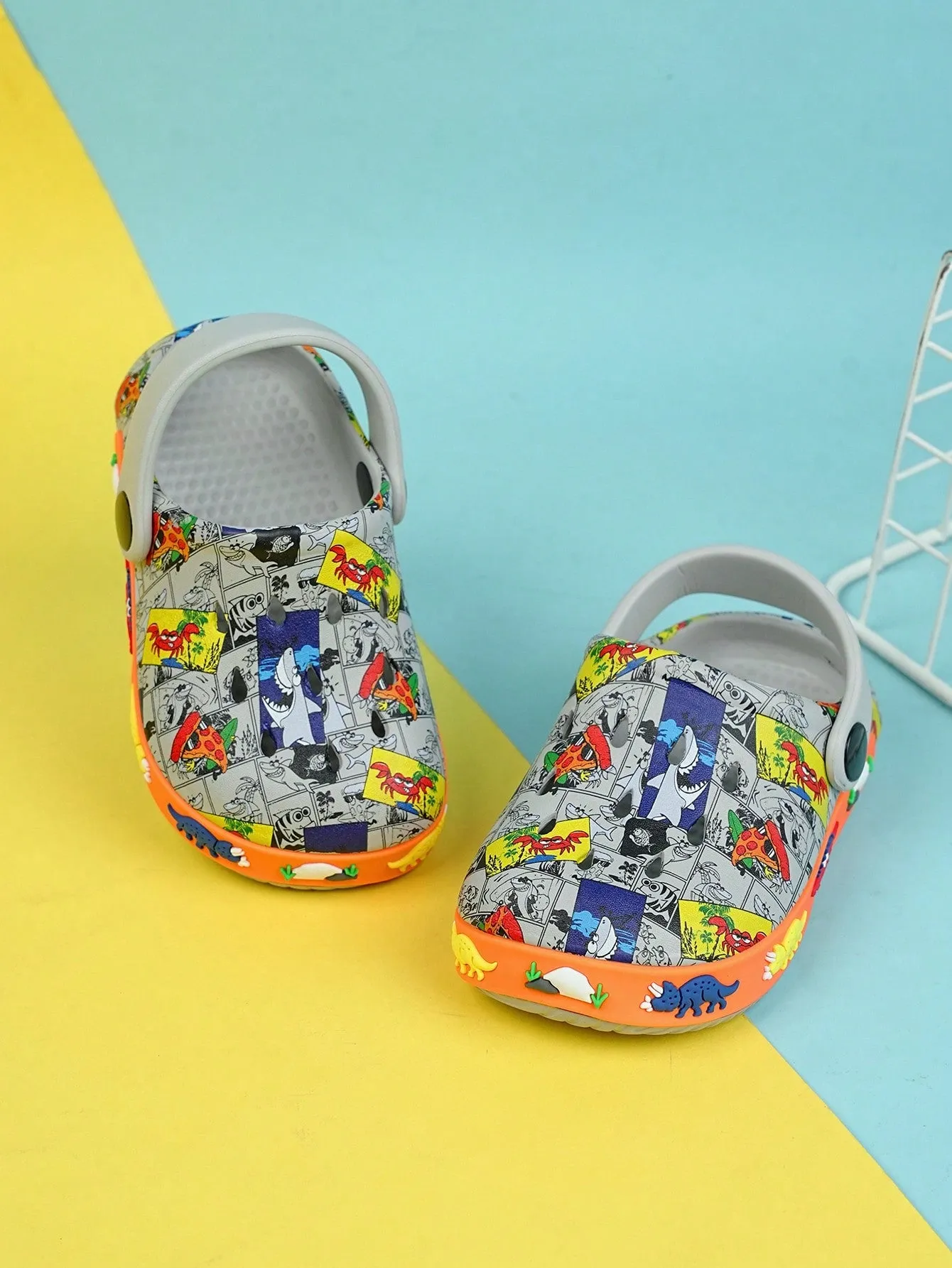 Boys Comic Pattern Hollow Out Vented Clogs For Summer