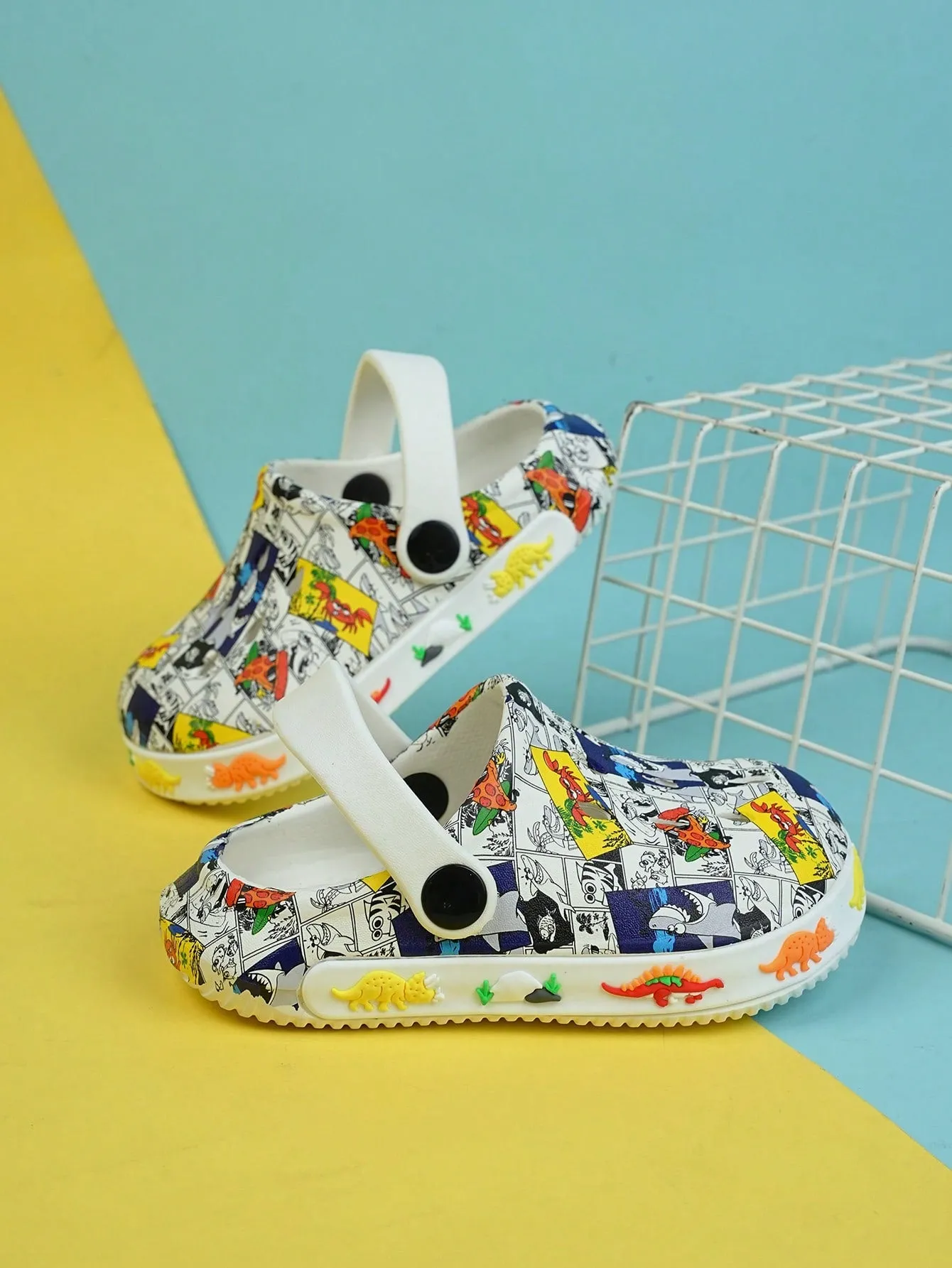 Boys Comic Pattern Hollow Out Vented Clogs For Summer