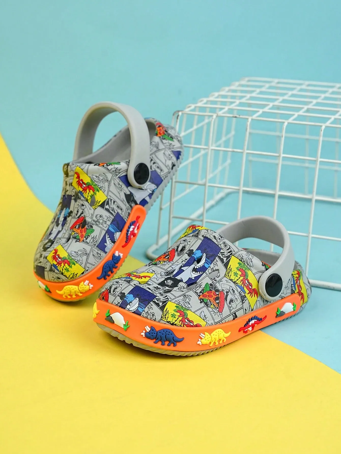 Boys Comic Pattern Hollow Out Vented Clogs For Summer