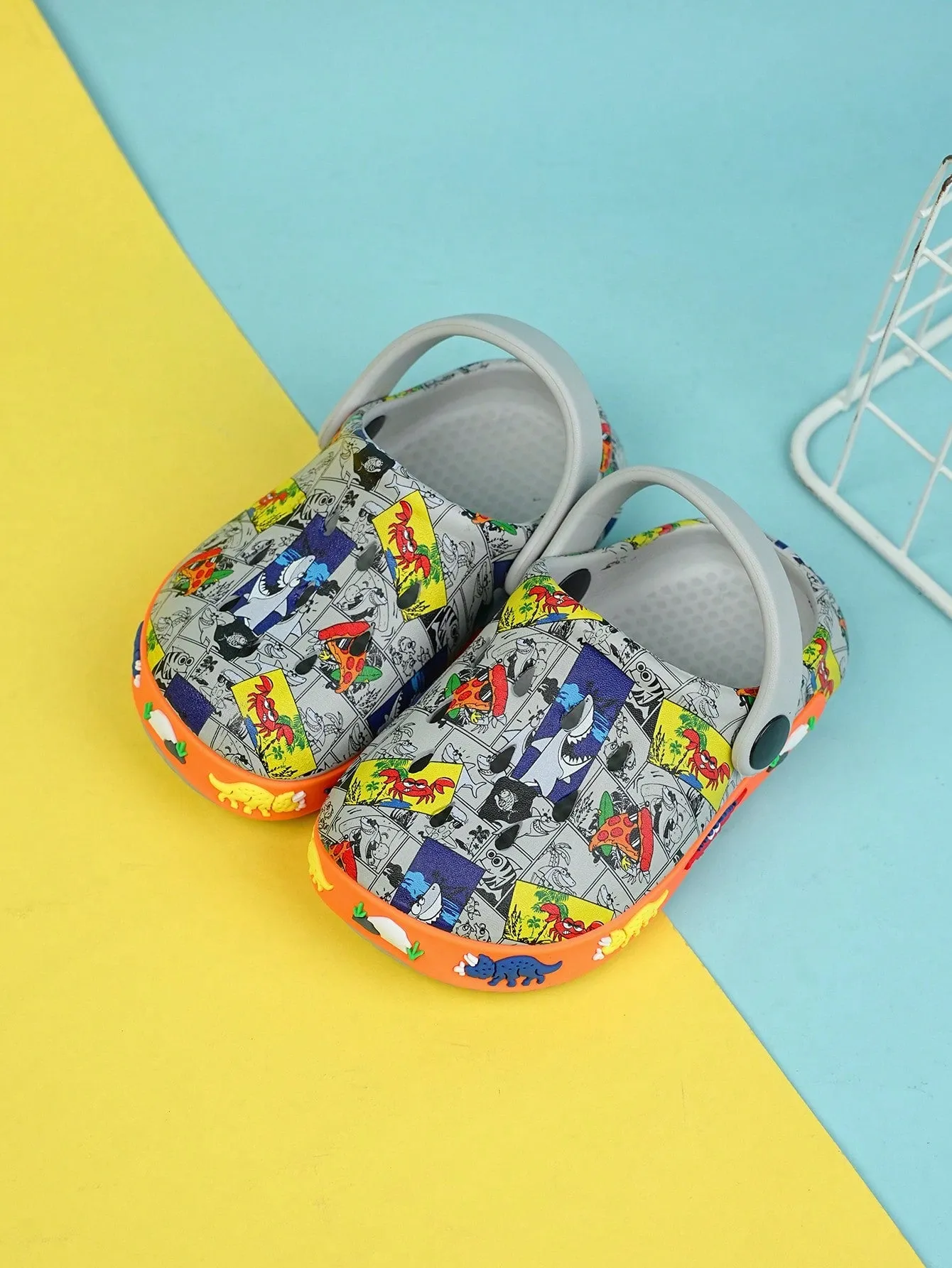 Boys Comic Pattern Hollow Out Vented Clogs For Summer