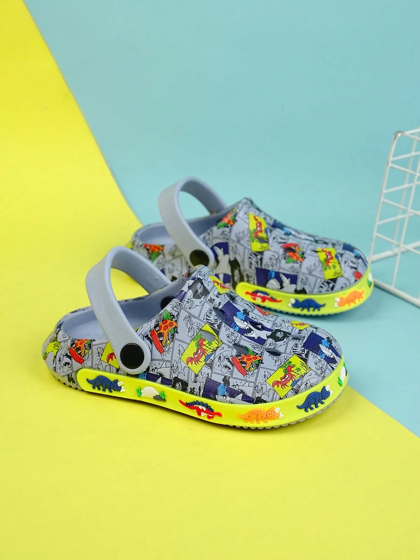 Boys Comic Pattern Hollow Out Vented Clogs For Summer