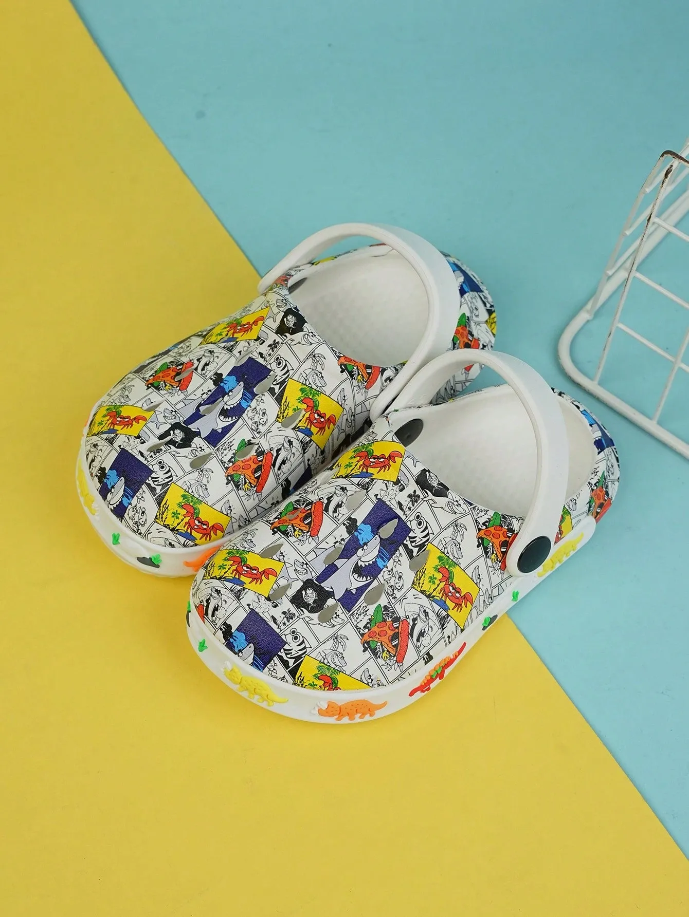 Boys Comic Pattern Hollow Out Vented Clogs For Summer