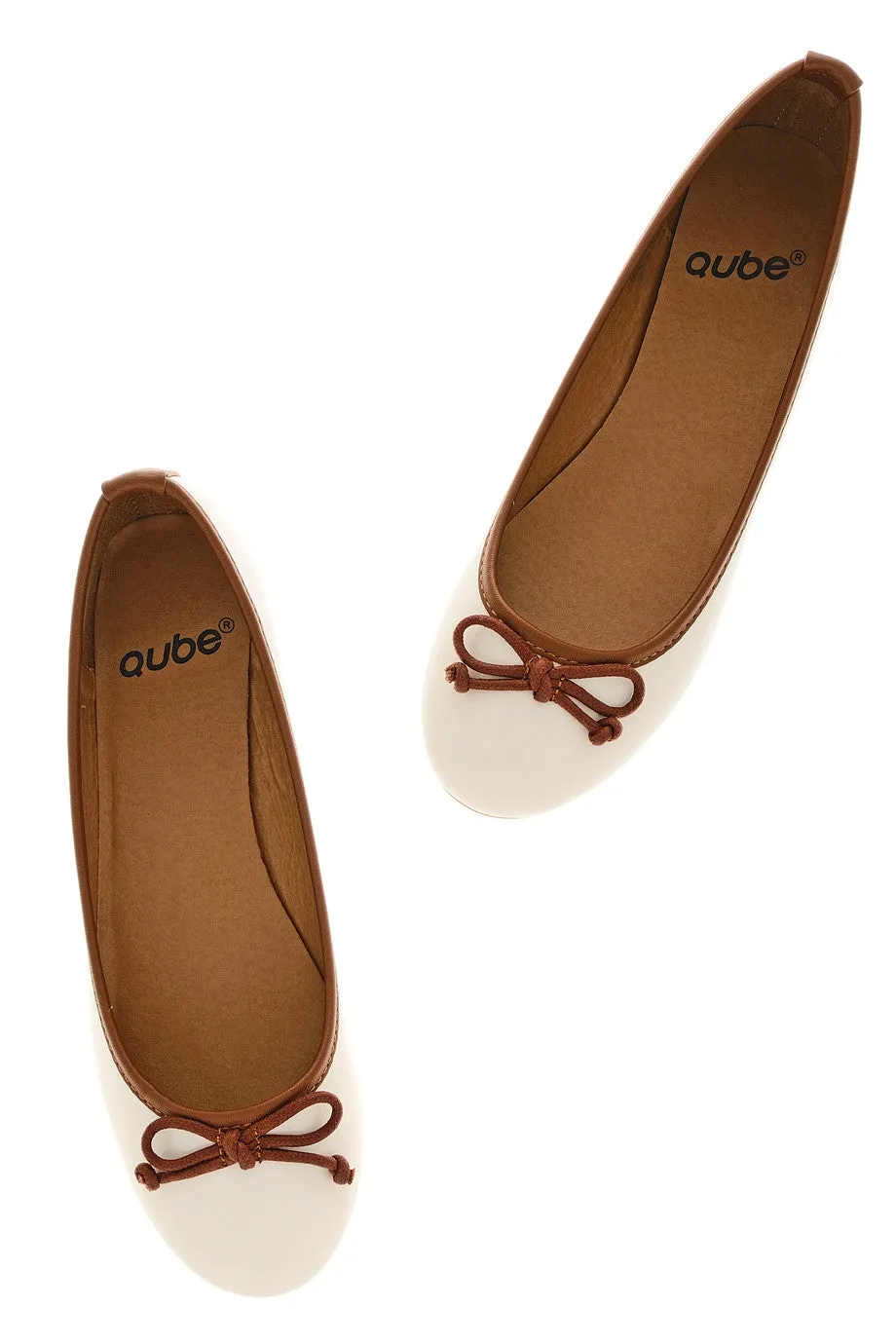 DEUX COULEUR Off White Patent Ballerinas