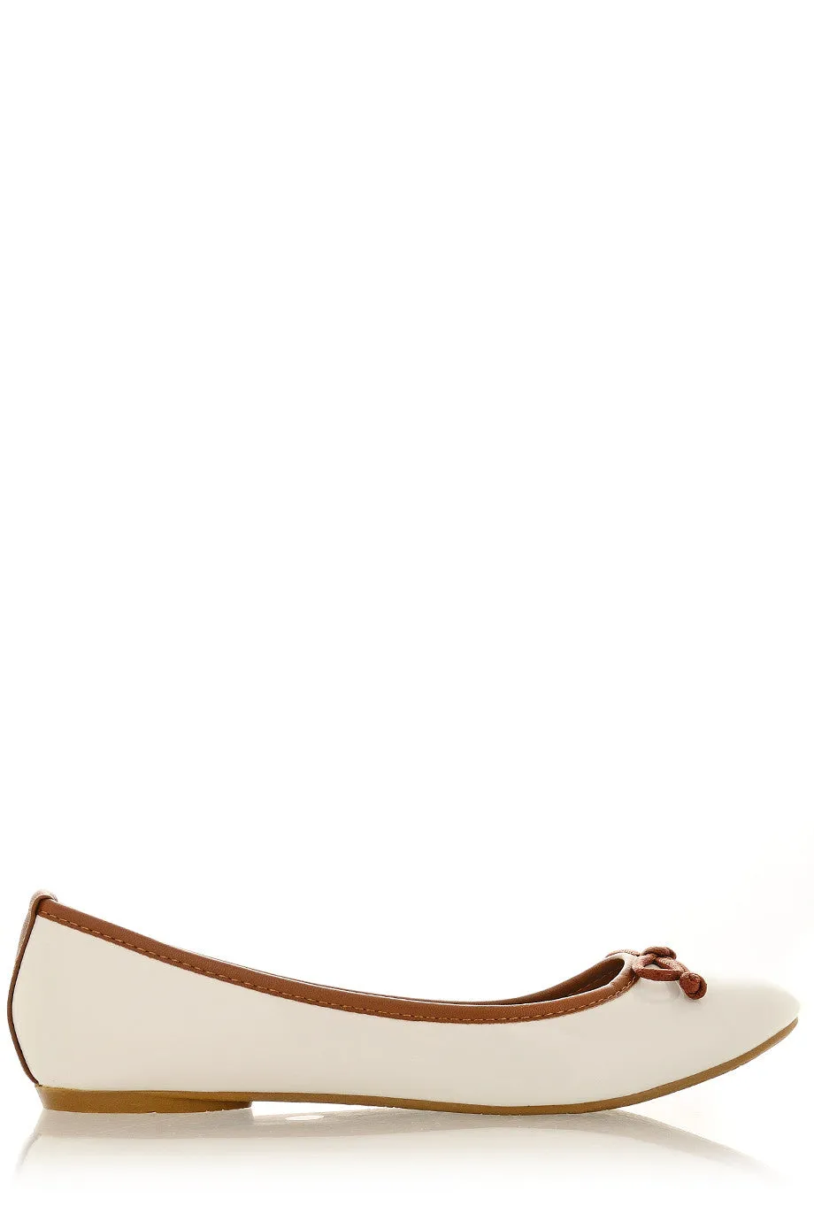 DEUX COULEUR Off White Patent Ballerinas