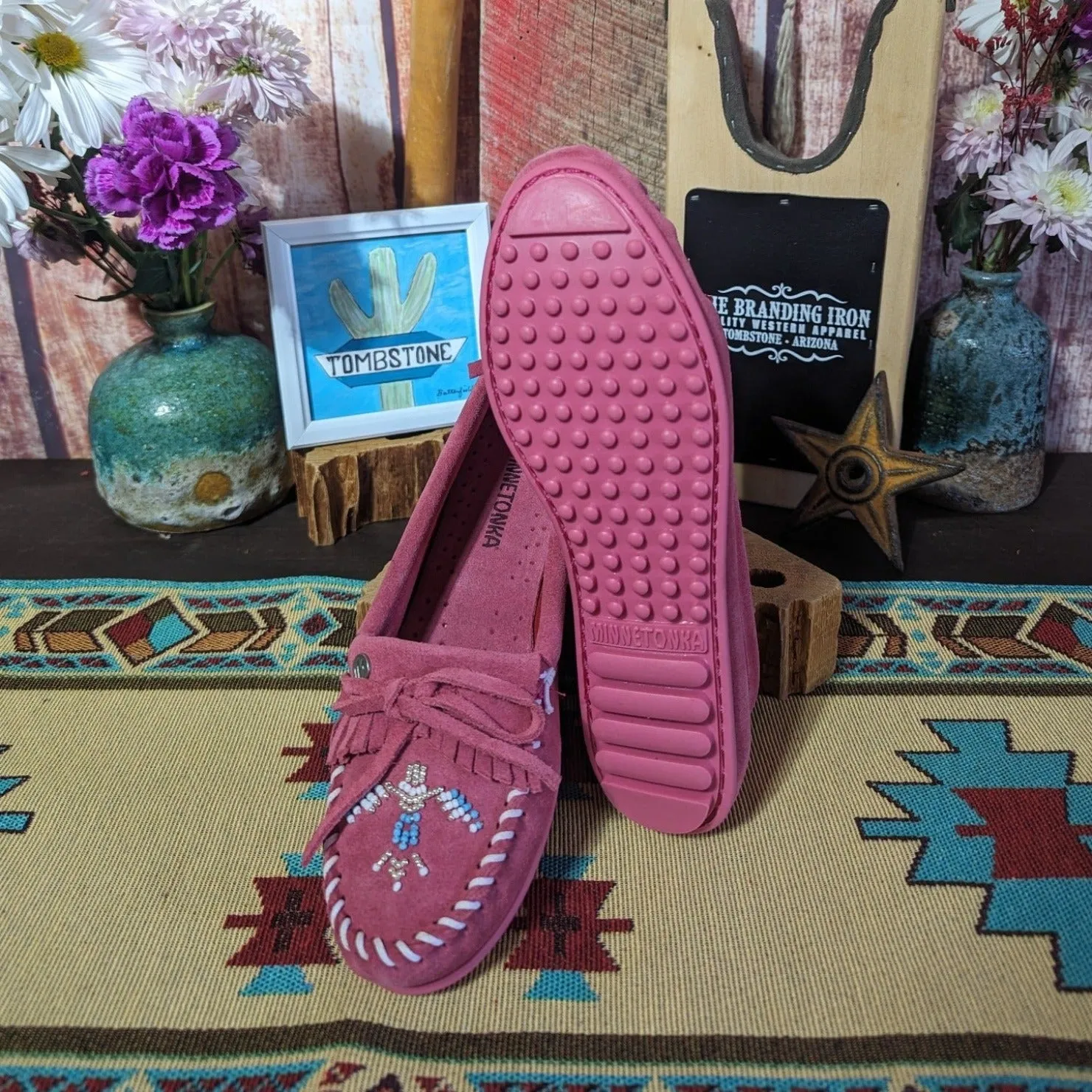 Minnetonka Women's Thunderbird Animikii Soft Sole 152TB / 605TB