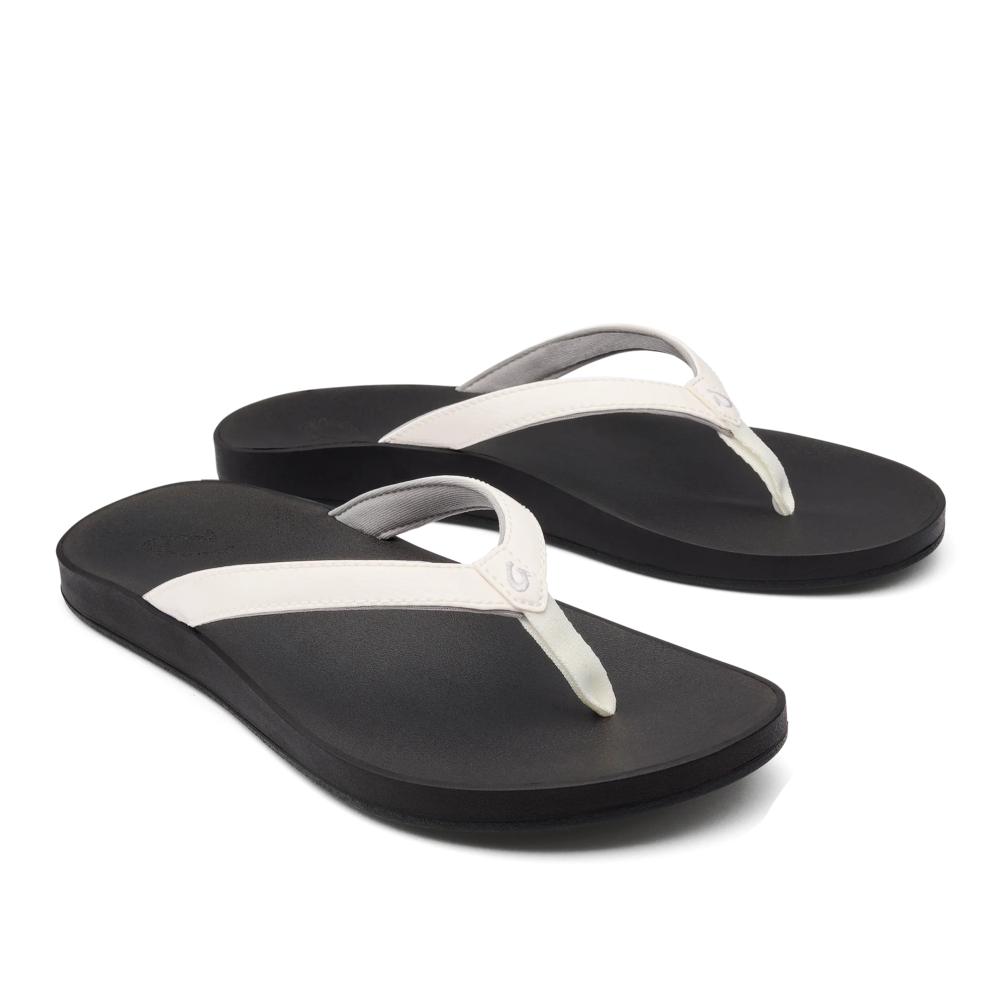 OLUKAI PUAWE WOMENS SANDAL - WHITE/BLACK