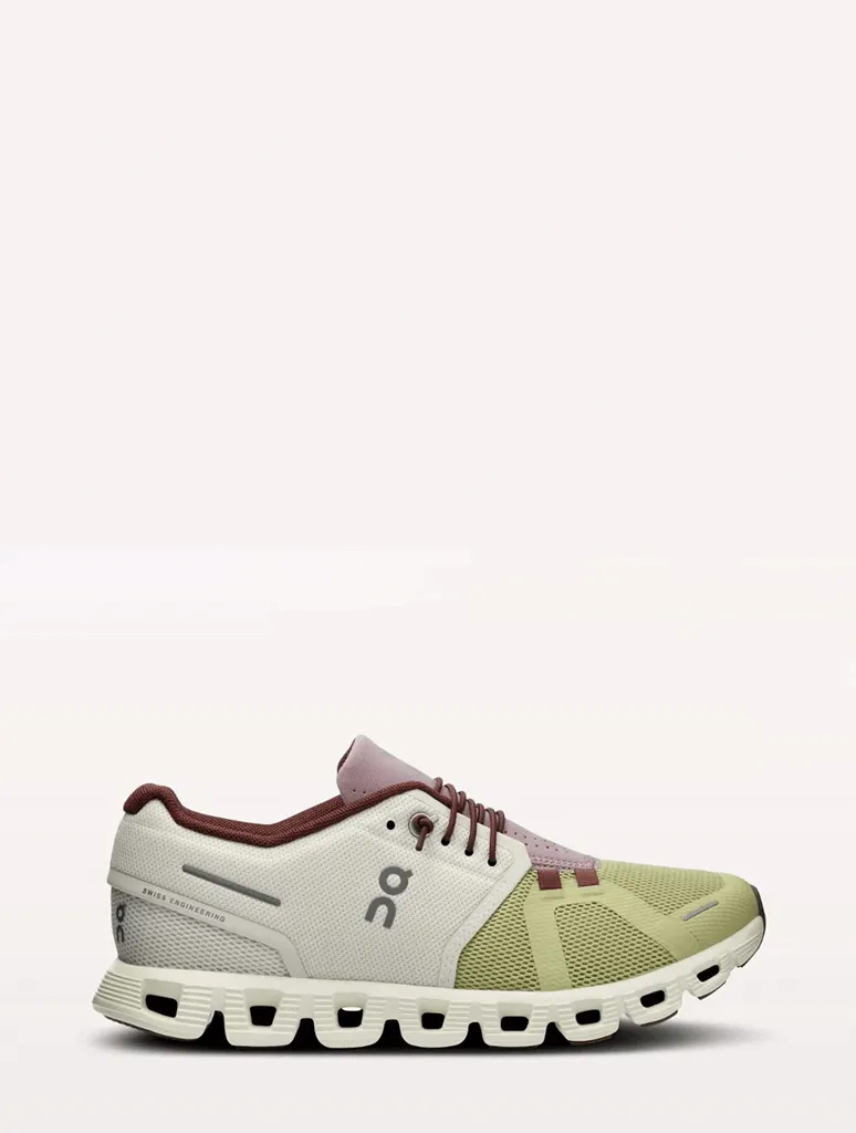 ON Running Cloud 5 Sneaker in Ice/Haze