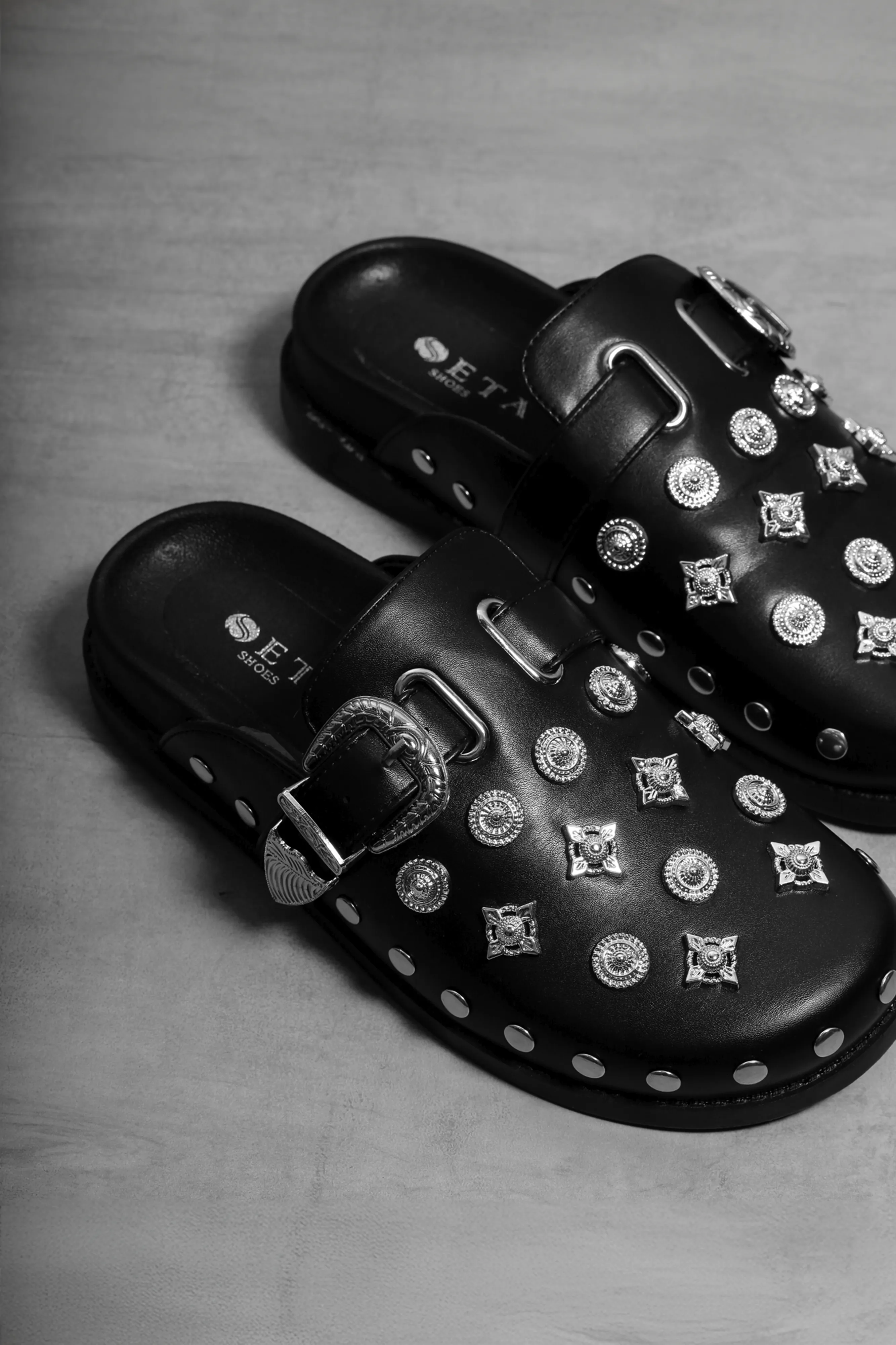 PRESLEY CLOGS