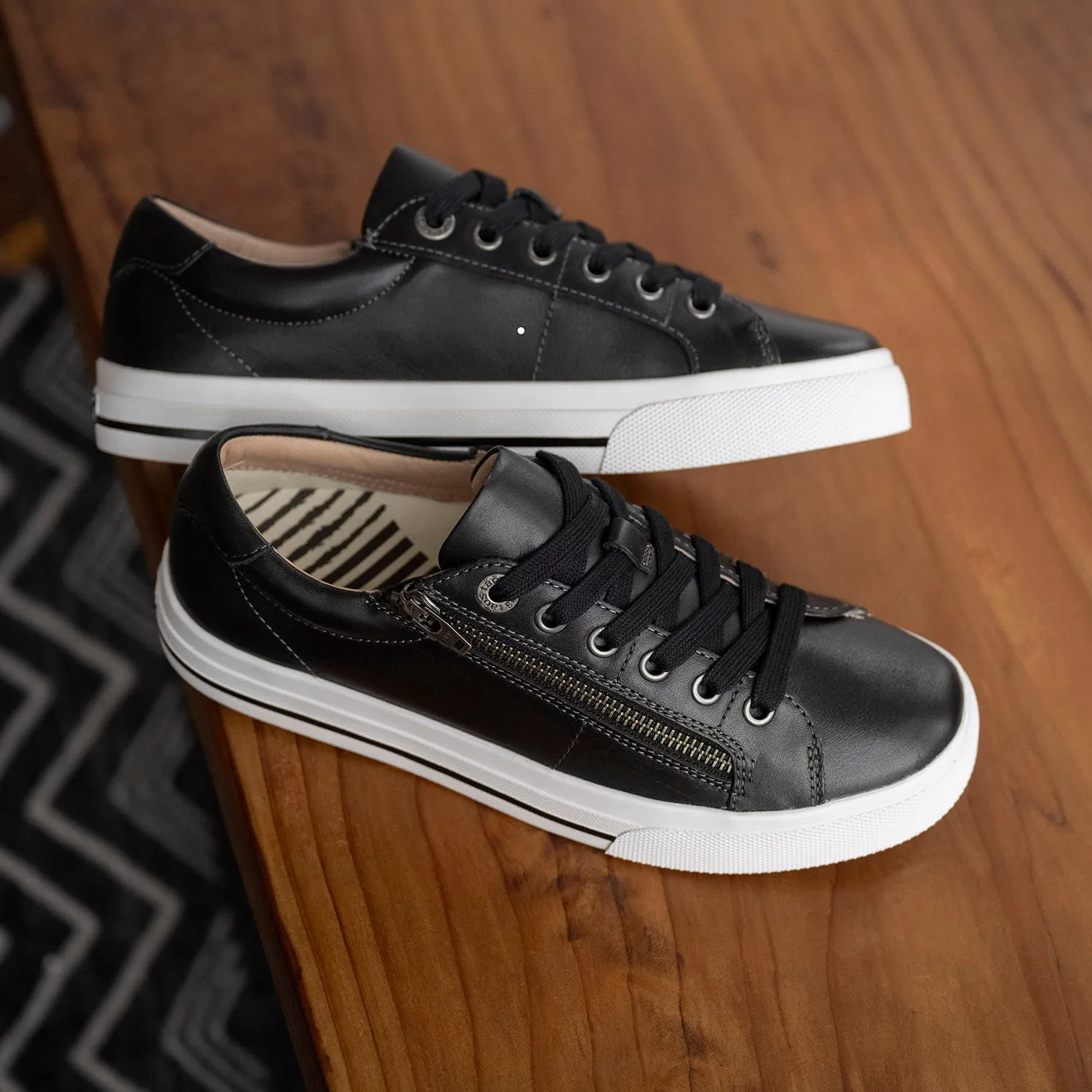 Women's Taos Z Soul Lux Black Leather